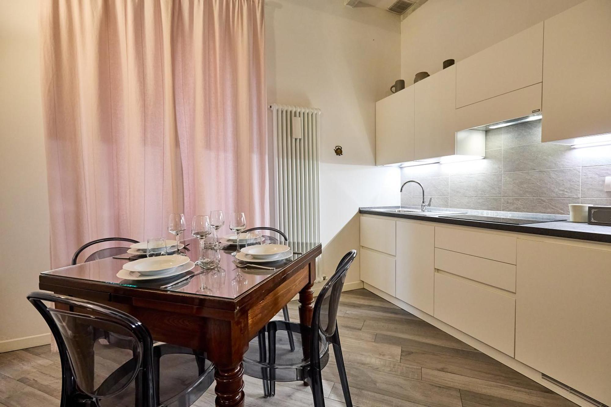 La Torre Lunga -Smart Working- 150 M Dalle-From Due Torri-Two Towers بولونيا المظهر الخارجي الصورة